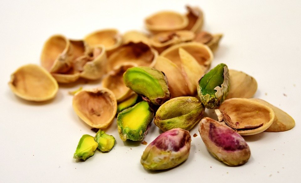 7 brilliant reasons to never throw away pistachio shells